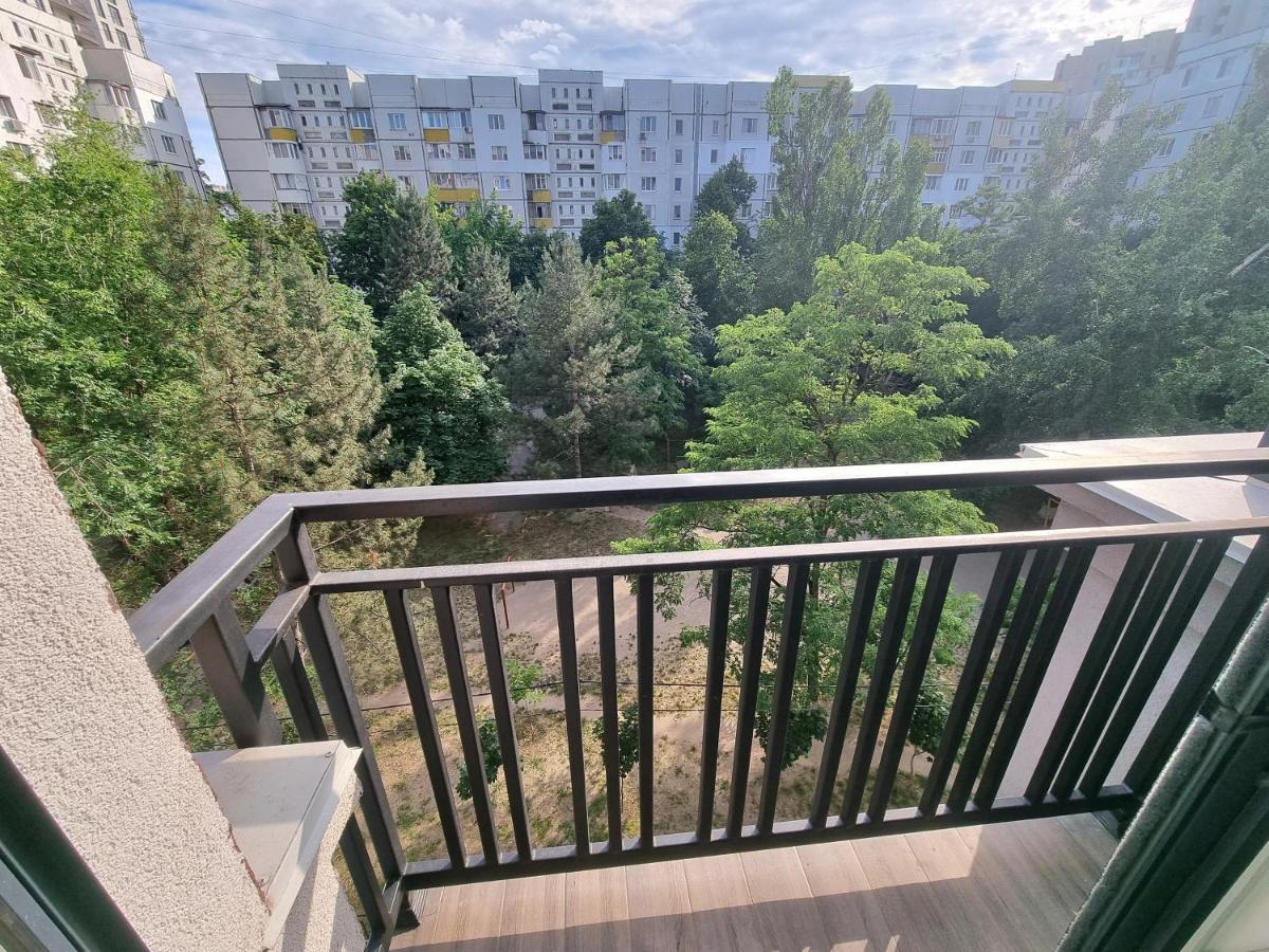 Center, Albisoara Str., 1Bedroom And Living With Balcony Chisinau Exterior photo